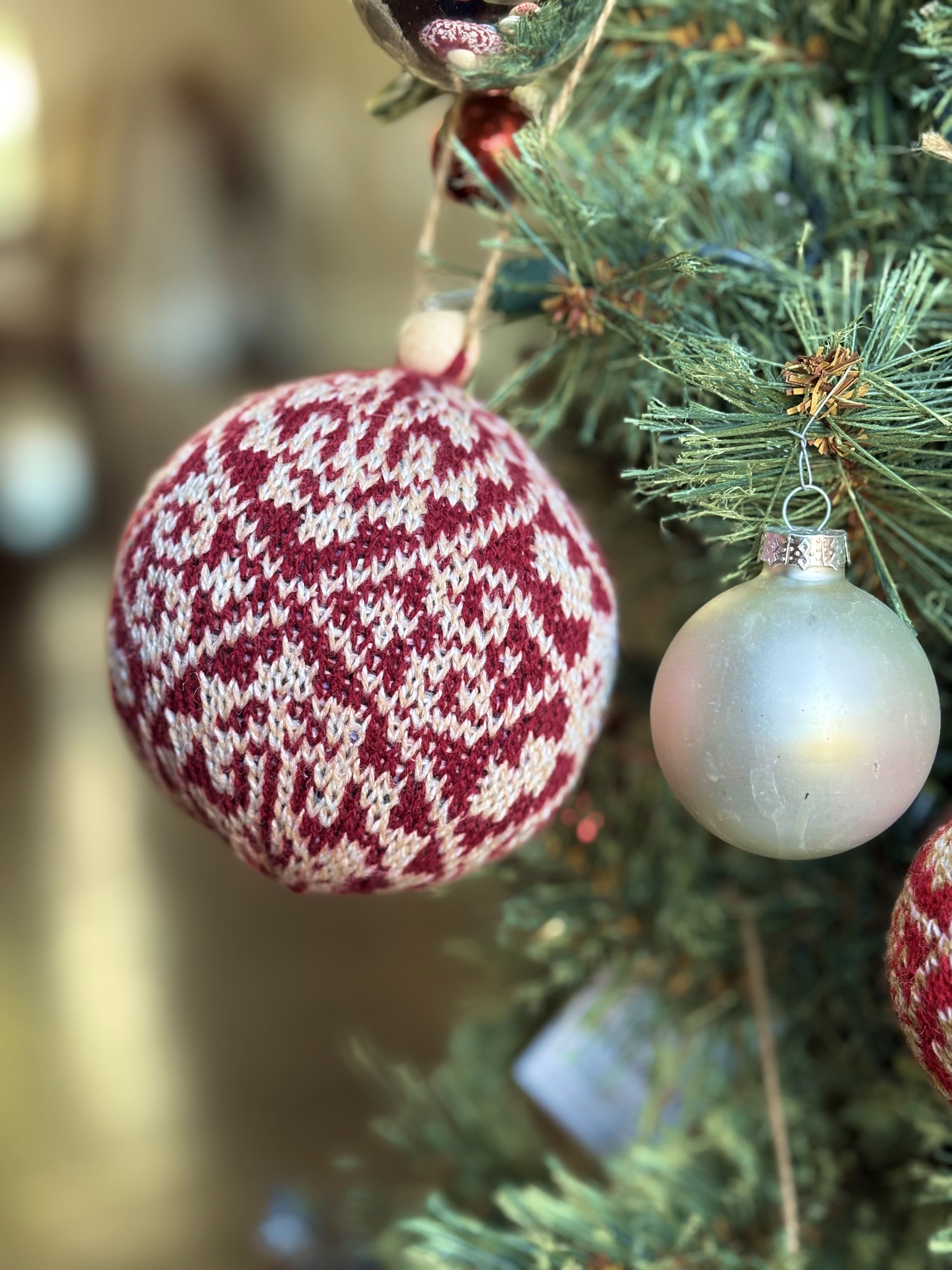 Nordic Yarn Ornament - Recycled Sustainable Christmas Decor Toy (Zelta - Crimson)-1