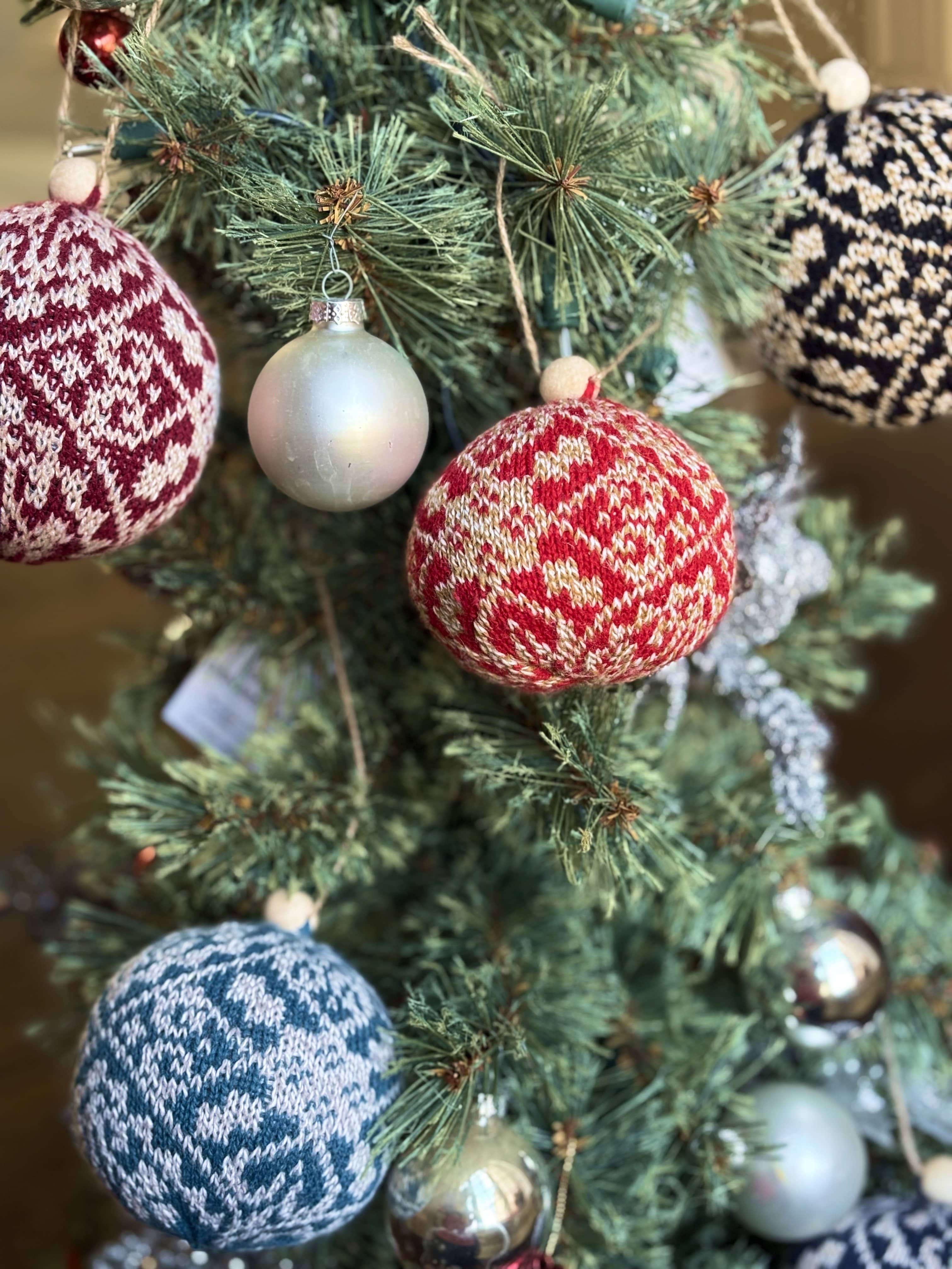 Nordic Yarn Ornament - Recycled Sustainable Christmas Decor Toy (Zelta - Crimson)-4