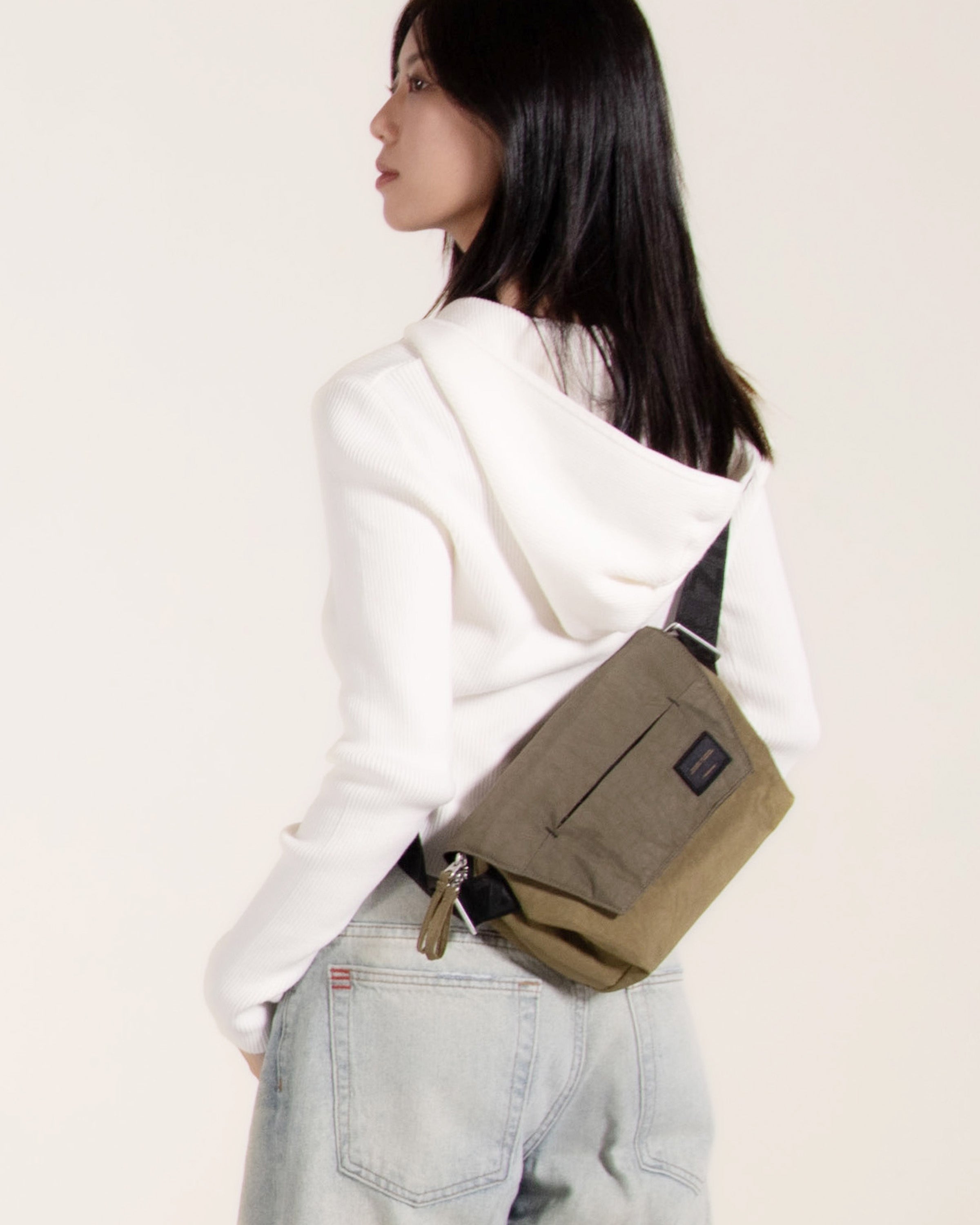 LAX ZIP FLAP FANNY-1